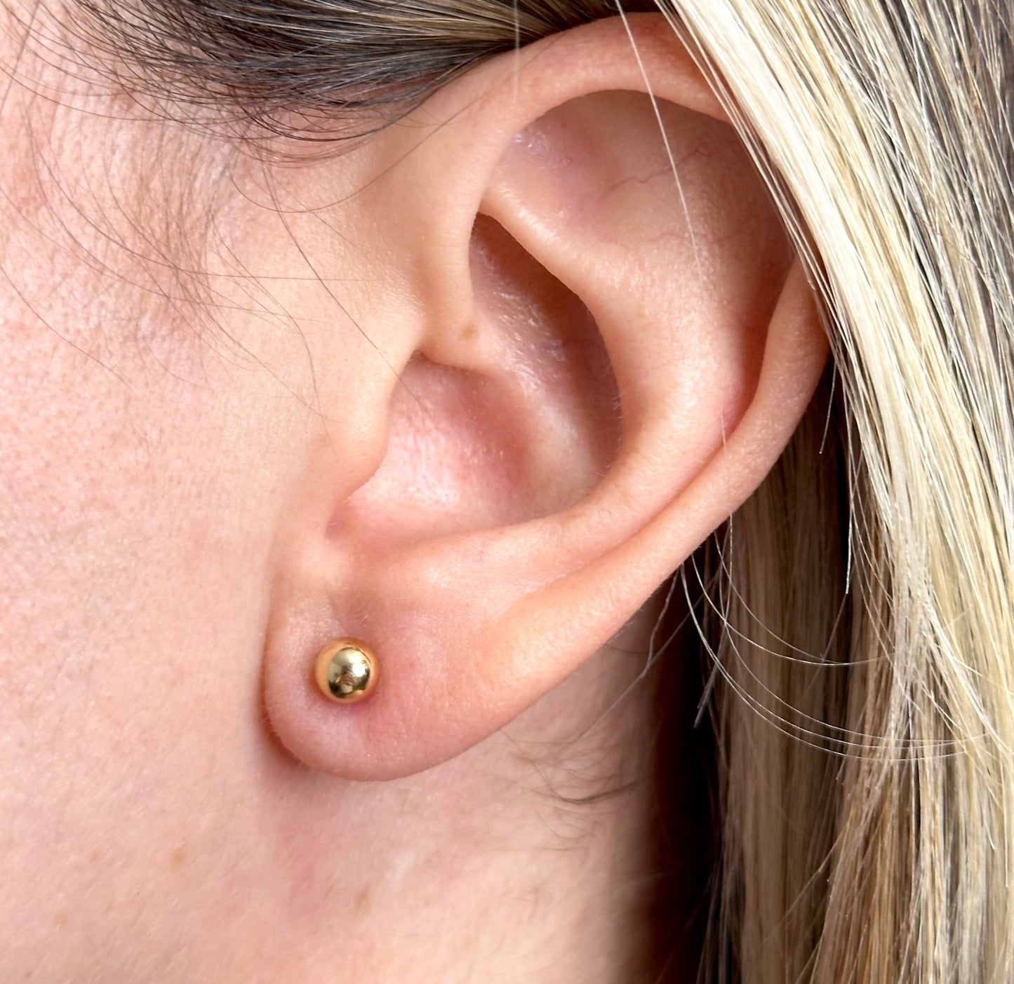 Topo Bola Lisos en Oro 18k