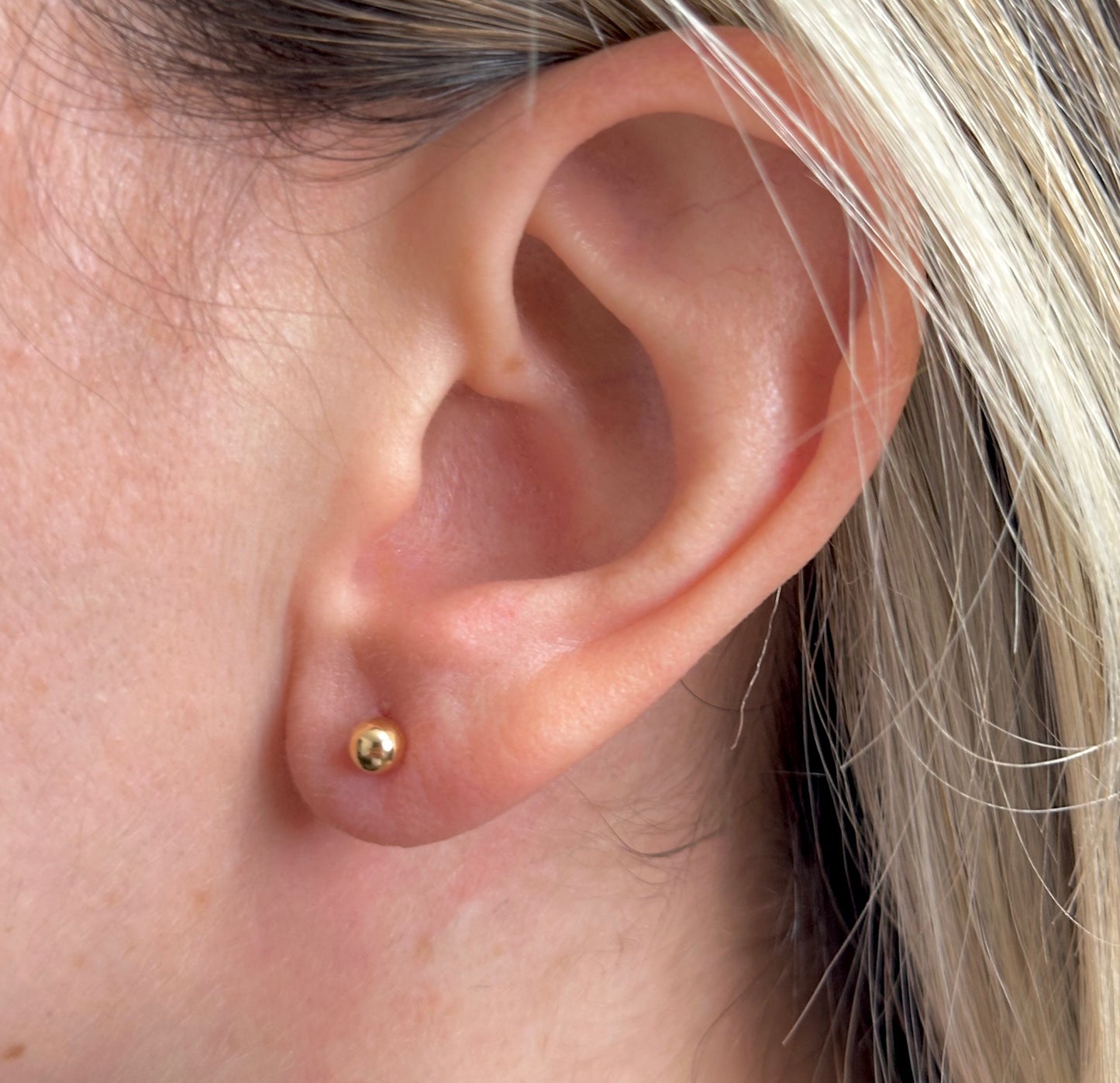 Topo Bola Lisos en Oro 18k