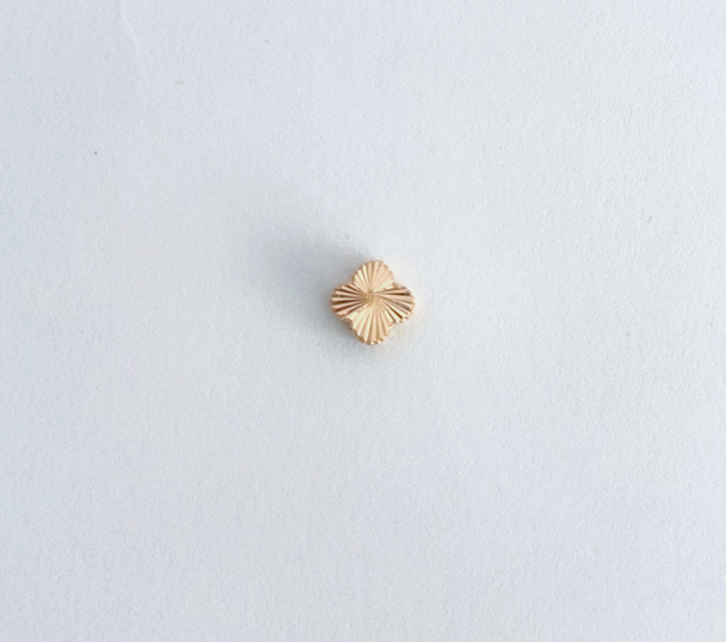 Pasador Trebol Clov Diamantado en Oro 18k